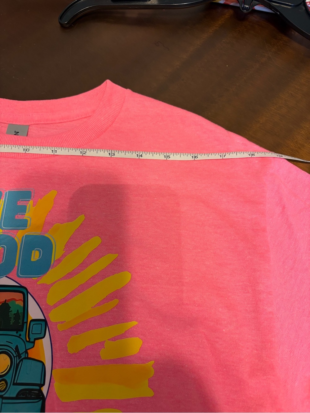 Gildan Gray Short Sleeve Tee with Pink Graphic - Picture 6 of 6